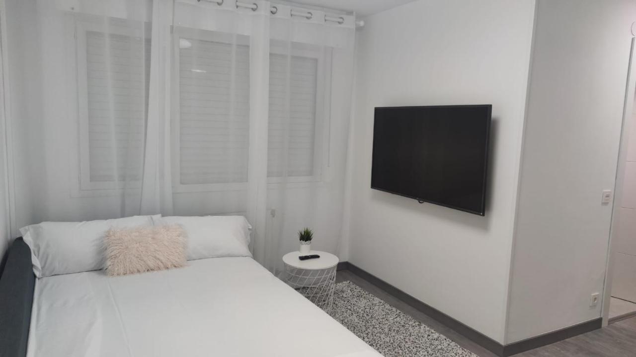 Casa Gascona Con Parking, Wifi Y Netflix Gratis!! By Delabra Apartments Oviedo Kültér fotó
