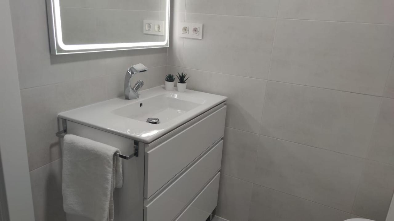 Casa Gascona Con Parking, Wifi Y Netflix Gratis!! By Delabra Apartments Oviedo Kültér fotó